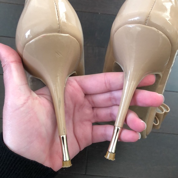 Nude Bow Pumps - Picture 3 of 9